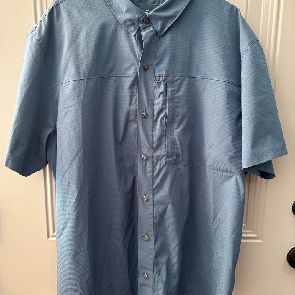 Under Armour Men's Blue Short Sleeve Shirt